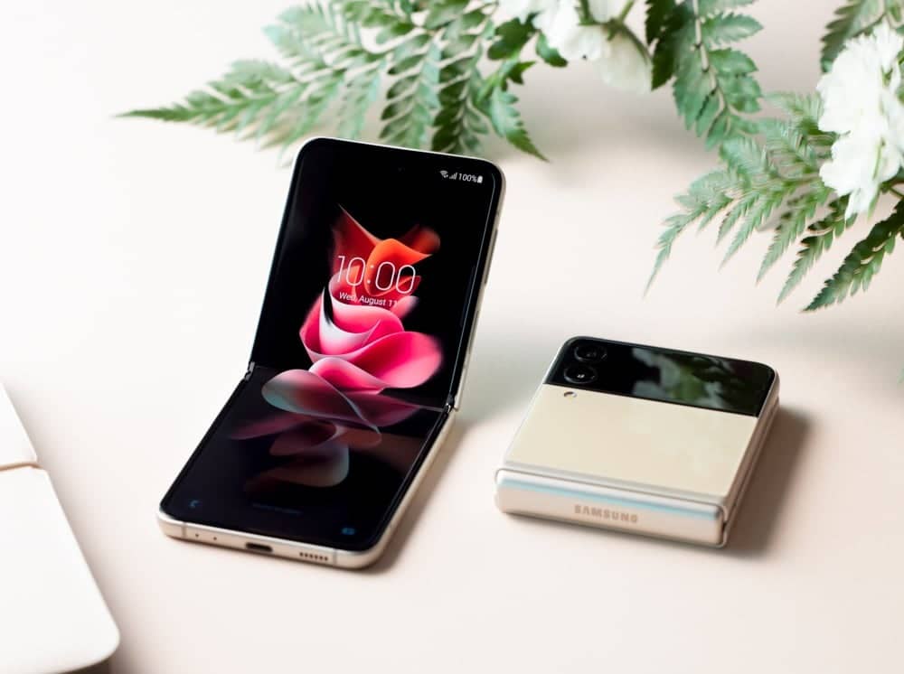 هاتف Galaxy Z Flip 3 هاتف Galaxy Z Flip 3