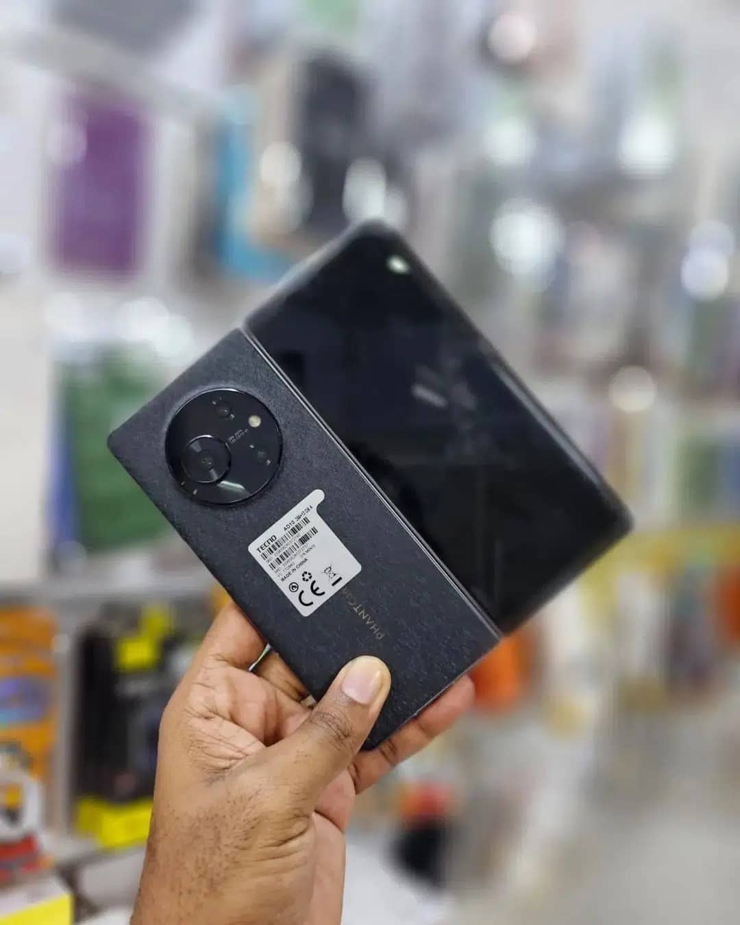 هاتف Tecno Phantom V2 Fold هاتف Tecno Phantom V2 Fold