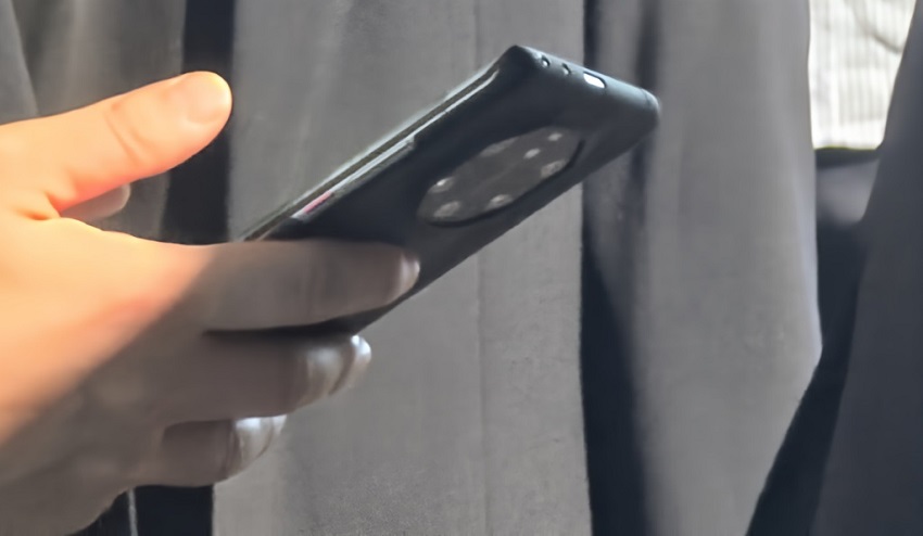 تصميم هاتف Huawei Mate 70 Pro تصميم هاتف Huawei Mate 70 Pro