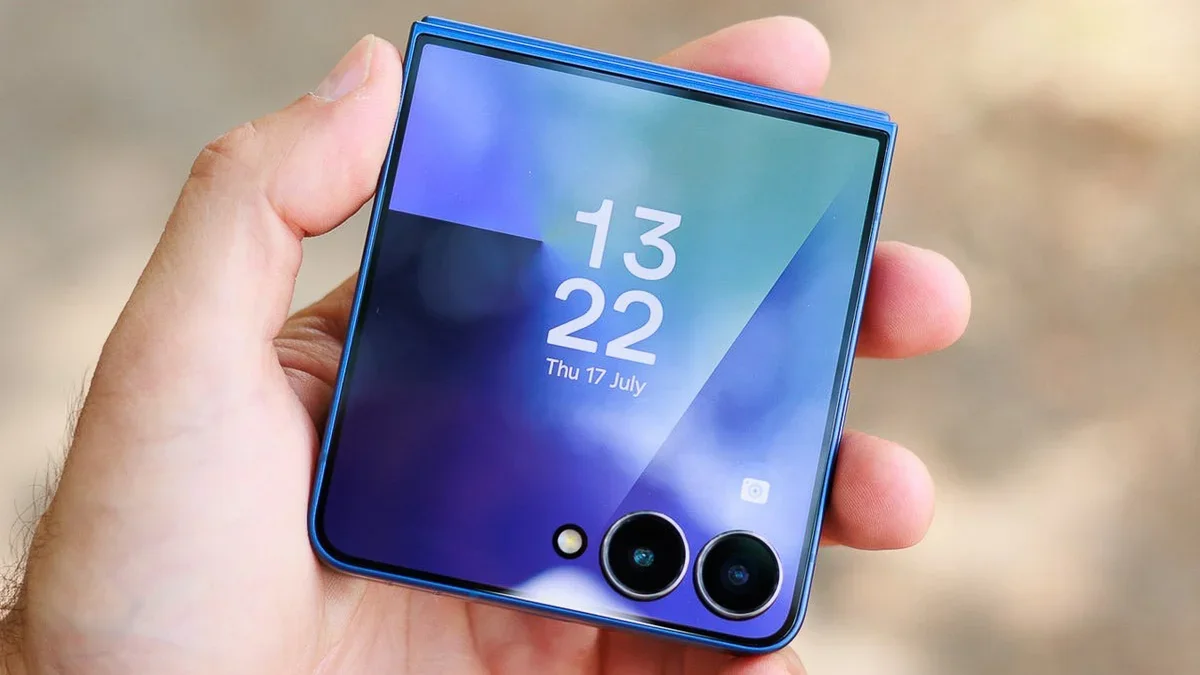 هاتف Galaxy Z Flip8 سيصبح أنحف وأخف هاتف قابل للطي قادم من سامسونج هاتف Galaxy Z Flip8 سيصبح أنحف وأخف هاتف قابل للطي قادم من سامسونج