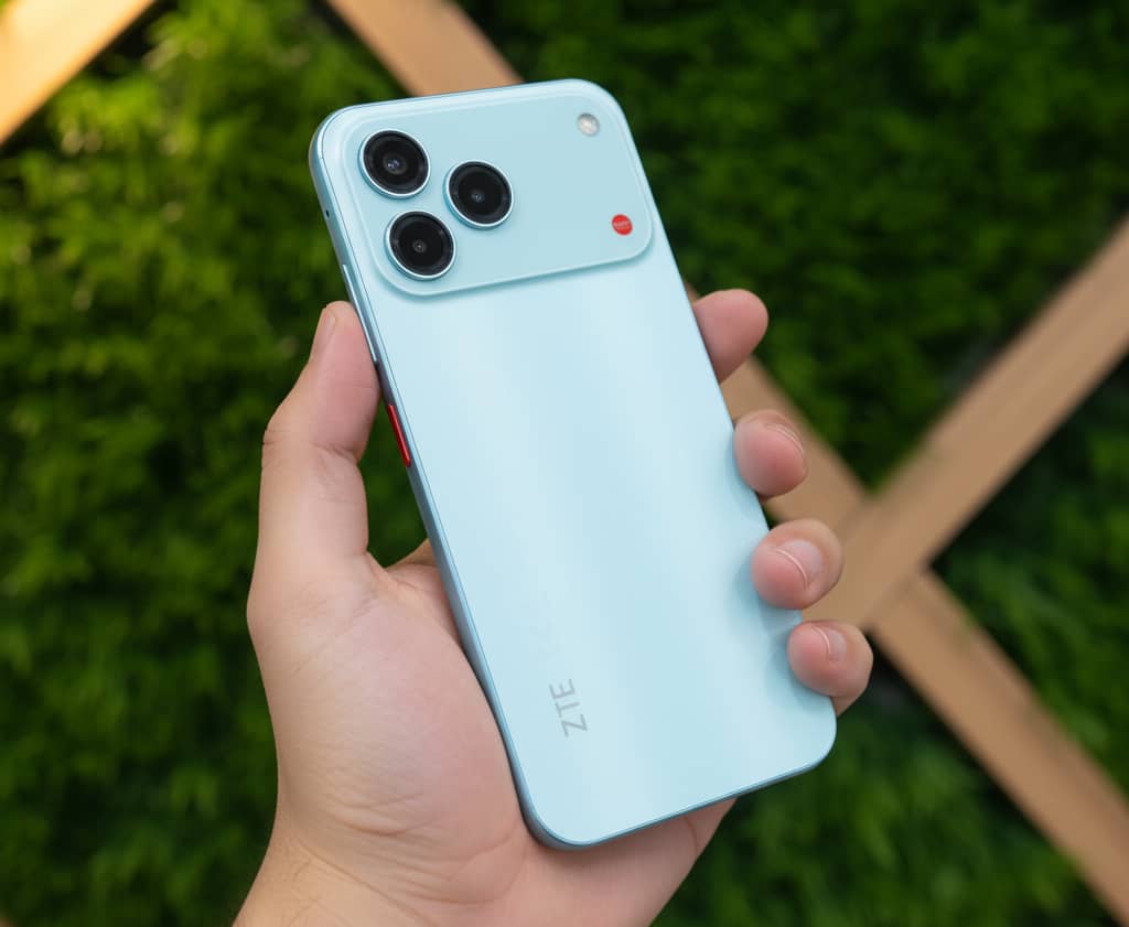 قبل إطلاقه رسميًا هاتف ZTE Blade V80 Vita يخطف الأنظار بتصميمه الأقرب إلى iPhone 17 Pro