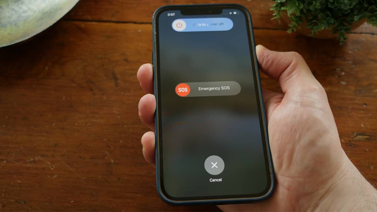 لماذا يحب عليك إغلاق هاتفك الذكي من وقت لآخر وفقا لخبراء الأمن في وكالة الأمن الأميركية