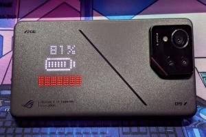 أسوس تعمل على تطوير سلسلة هواتف ASUS ROG Phone 10 الرائدة للألعاب