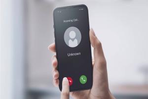 أفضل برامج لمعرفة اسم المتصل للايفون لعام 2025 : كاشف الارقام والاسماء