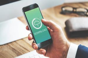 أفضل برامج تحميل للايفون لعام 2025 لتحميل الملفات كبيرة الحجم