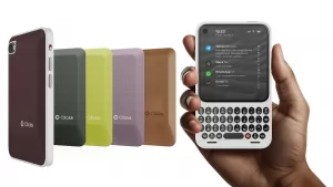 إطلاق هاتف Clicks Communicator بلوحة مفاتيح حقيقية ومحاولة لإحياء هواتف بلاك بيري