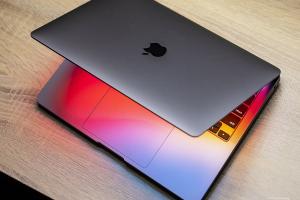 بأحدث معالج في العالم أبل تعلن عن أجهزة لاب توب MacBook Pro الجديدة