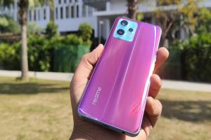 التفاصيل الكاملة للهاتف الحرباء Realme 9 Pro Plus الذي يتغير لونه تحت ضوء الشمس