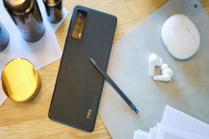 المواصفات الكاملة لهاتف TCL Stylus 5G أرخص هاتف بقلم في العالم بسعر أقتصادي