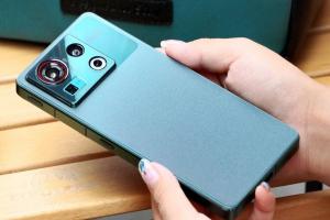 بكاميرا ثلاثية العدسات : ZTE تعلن عن هاتفها Nubia Z40S Pro لعشاق التصوير الاحترافي