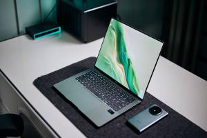 هونر تعلن عن لاب توب MagicBook Art 14 بمعالج Snapdragon X Elite بتقنيات الذكاء الاصطناعي