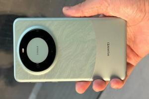 رسمياً اطلاق هاتف Huawei Mate 60 Pro بدعم الاتصال عبر الأقمار الصناعية