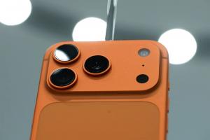 سامسونج تستعد لتصنيع كاميرات iPhone 18 في إطار تعاون متجدد مع آبل