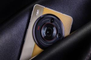 بتصميم أنيق : هاتف ZTE Nubia Z50S Pro يخطف الأنظار بمواصفات فنية عالية وكاميرا متطورة