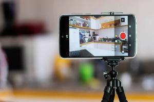 لا تتخلص من هاتفك القديم : يمكنك تحويل الهاتف إلى كاميرا مراقبة منزلية للاستفاده منه