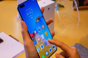 تطبيقات مصابه قد تدمر هاتفك بأخطر فيروس في العالم : تحقق مما إذا كانت لديك علي الهاتف